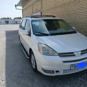 Toyota Sienna 2004