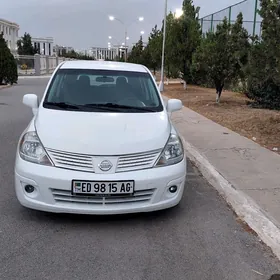 Nissan Versa 2012