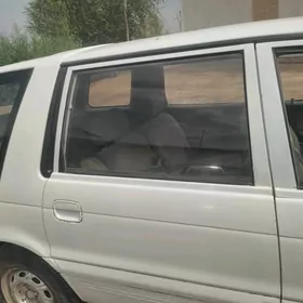 Mitsubishi Chariot 1993