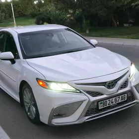 Toyota Camry 2021