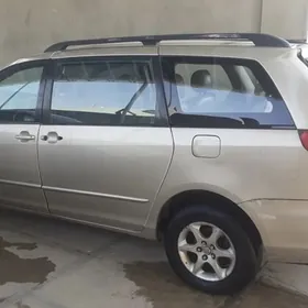 Toyota Sienna 2005