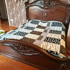 кровать