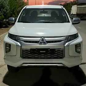 Mitsubishi L200 2020