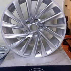 Disga r18 Lexus es täze