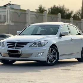 Hyundai Genesis 2012
