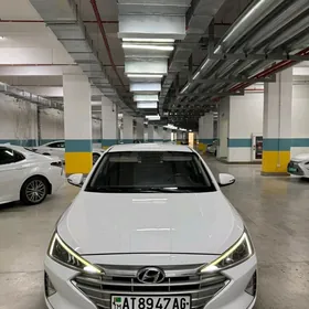 Hyundai Elantra 2019