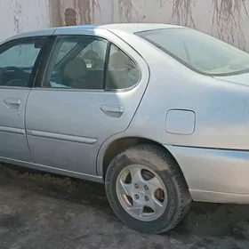 Nissan Altima 2000