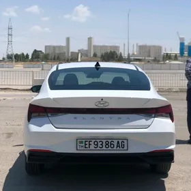 Hyundai Elantra 2021