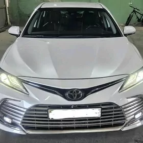 Toyota Camry 2020