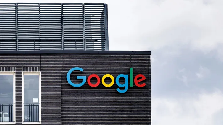 Alphabet стала четвертой компанией в истории с капитализацией выше $3 трлн