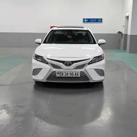 Toyota Camry 2018