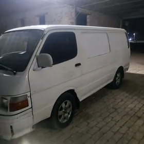 Toyota Hiace 2003