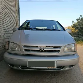 Toyota Sienna 1999