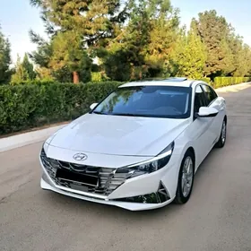 Hyundai Elantra 2022