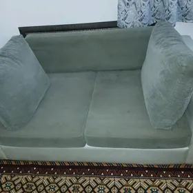 Диван