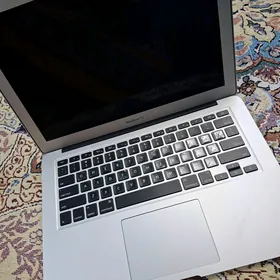 MAC BOOK