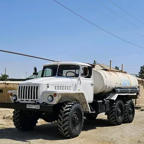 Ural 4320 2001