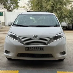 Toyota Sienna 2011