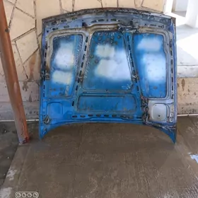 bmw kapot syrokiy 95