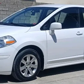 Nissan Versa 2011