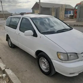 Toyota Sienna 1999