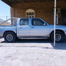 Nissan Navara 2002