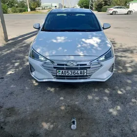 Hyundai Elantra 2019