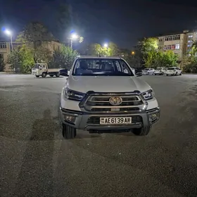 Toyota Hilux 2025