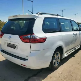 Toyota Sienna 2020