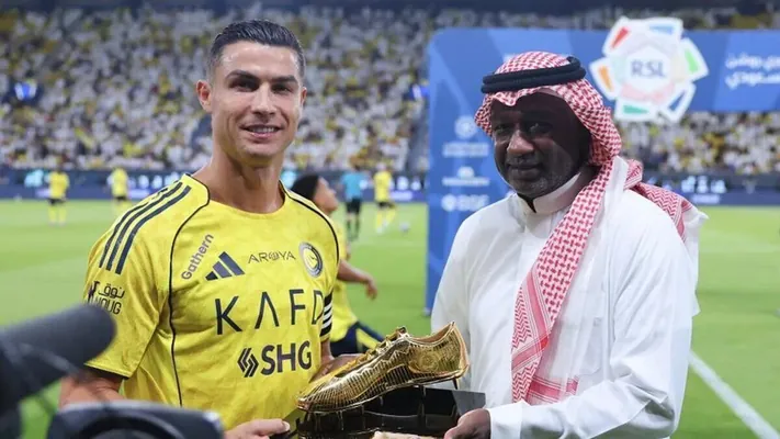 Kriştianu Ronaldu yzygider ikinji ýyl Saud Arabystanynda “Altyn butsy” aldy