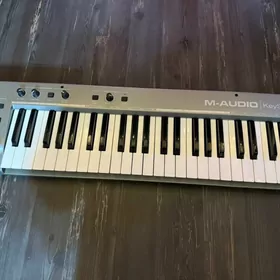 M AUDIO midi klawis studiya
