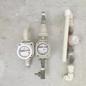Газовый и водяной счетчик