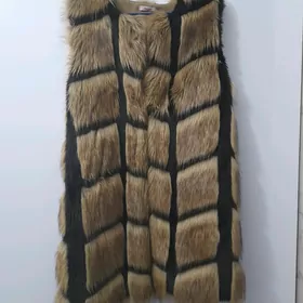 меховая безрукавка