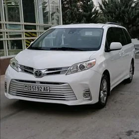 Toyota Sienna 2018