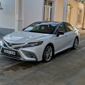 Toyota Camry 2021