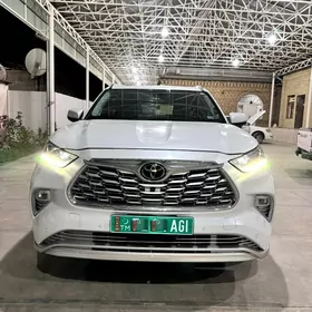 Toyota Highlander 2022