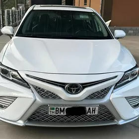 Toyota Camry 2020
