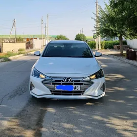 Hyundai Elantra 2020