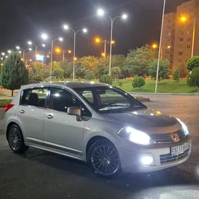 Nissan Versa 2012