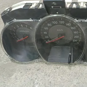 nissan versa pribor