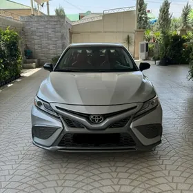 Toyota Camry 2020