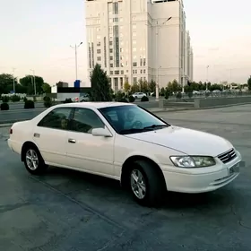 Toyota Camry 2001