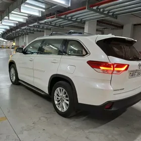 Toyota Highlander 2019