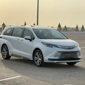 Toyota Sienna 2025