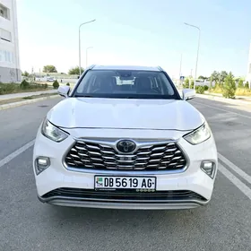 Toyota Highlander 2021