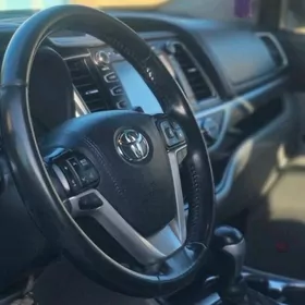 Toyota Highlander 2019