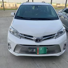 Toyota Sienna 2019