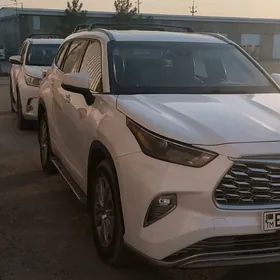 Toyota Highlander 2022