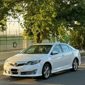 Toyota Camry 2014