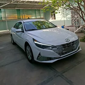 Hyundai Elantra 2022